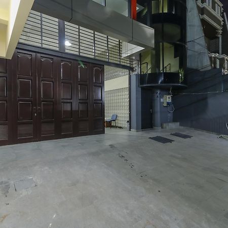 Reddoorz Near Harmoni Gajah Mada Hotel Jakarta Exterior photo